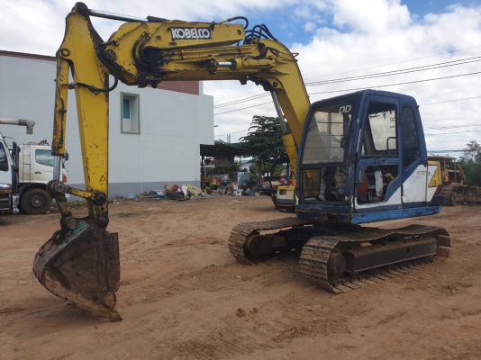 ขายรถแบคโค KOBELCO UU SK60-3 พร้อมสาลี้บรรทุก ราคา.375,000 โซ้หนา เฟรมสวย เครื่องแรง ปั้มแรง ระบบยูตานิ ปรับคอนโทรนได้ มูมสไลน์ปรับองค์ศาได้ เอวมีขยับนิดหน่อย เบาะหุ้มให้ใหม่ สนใจนัดลองรถได้ทุกวันที่.081-3531946 ต่อ.บางนา &amp; ID-LINE รถจอด บุรีรัมย์