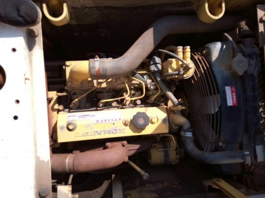 ขายรถแบคโฮ KOMATSU LG90 ราคา 430000 รถเก่านอก