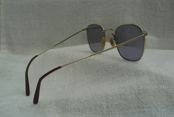 แว่นตาในตำนานจากสหราชอาณาจักร ทศวรรษที่ '50s ทองโกลด์ฟิลด์ 12 K สัดส่วนทองคำบริสุทธิ์ 50 \% ไซซ แว่นตาในตำนานจากสหราชอาณาจักร ทศวรรษที่ '50s ทองโกลด์ฟิลด์ 12 K สัดส่วนทองคำบริสุทธิ์ 50 \% ไซซ