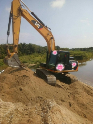 ขายรถแบคโฮ CAT 318D ไมล์ 4000 ชม.ราคา 1750000 ขายรถแบคโฮ CAT 318D ไมล์ 4000 ชม.ราคา 1750000
