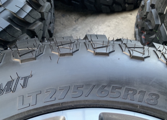 ล้อแม็กป้ายแดง Ford ranger wildtrak ขอบ18 พร้อมยางใหม่ 275-65-18 MAZINI MUD CONTENDER M/T ปี 18