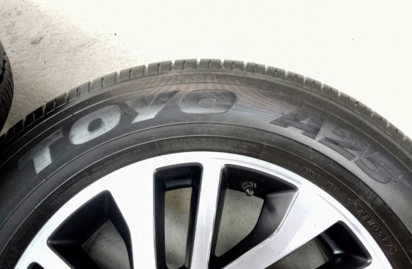 ล้อแม็ก Nissan Navara Caliber NP300 ขอบ 18 พร้อมยาง 255-60-18 Toyo ปี 17 แม็กสวย ดอกยางหนาปึก