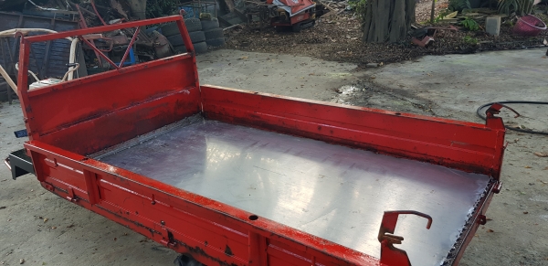 3 ล้อการเกษตรและก่อสร้าง กะบะกว้าง 1.05 x 1.75  ซ.ม.