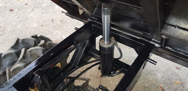 3 ล้อการเกษตรและก่อสร้าง กะบะกว้าง 1.05 x 1.75  ซ.ม.