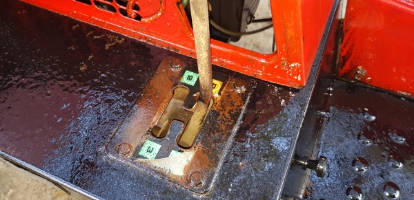 3 ล้อการเกษตรและก่อสร้าง กะบะกว้าง 1.05 x 1.75  ซ.ม.