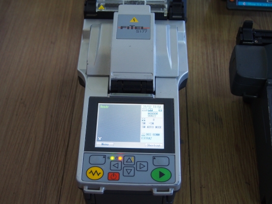 เครื่องเชื่อมต่อสาย fiberoptic Fusion Splicer มือสอง Fitel S177A เครื่องเชื่อมต่อสาย fiberoptic Fusion Splicer มือสอง Fitel S177A