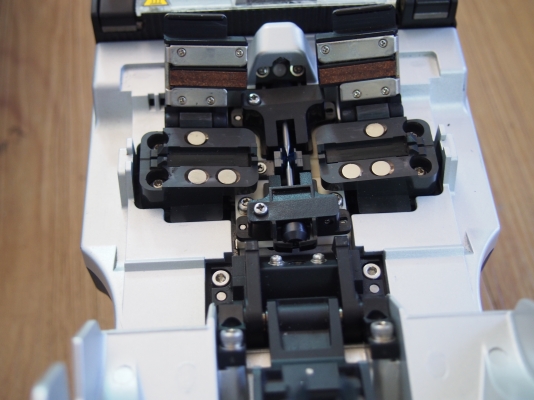 เครื่องเชื่อมต่อสาย fiberoptic Fusion Splicer มือสอง Fitel S177A เครื่องเชื่อมต่อสาย fiberoptic Fusion Splicer มือสอง Fitel S177A