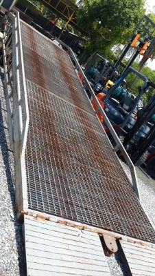 ขายรถยกโฟล์คลิฟท์ 2.5 ตัน เสาสูง 3 เมตรเข้าตู้ ติดตั้งไซด์ชิฟ งายาว1.07 เมตร  พร้อมสะพานเข้าตู้ (ด่วน)โปรโมชั่น