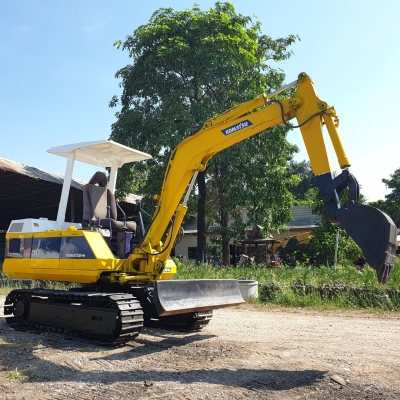 ขายแบคโฮ KOMATSU PC30-5 ขายแบคโฮ KOMATSU PC30-5