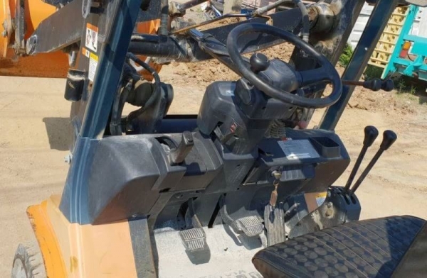 ขายด่วนรถตักยกโตต้า7SG10 ยกตักได้1ตันยกสูง3เมตรใช้หว็ด2.5ตันยกตักได้จริงยางตัน4เส้นเกียธรรมดารถนอกเพิ่งนำเข้ามายังไม่เคยใช้งานในเมืองไทยเลย