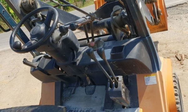 ขายด่วนรถตักยกโตต้า7SG10 ยกตักได้1ตันยกสูง3เมตรใช้หว็ด2.5ตันยกตักได้จริงยางตัน4เส้นเกียธรรมดารถนอกเพิ่งนำเข้ามายังไม่เคยใช้งานในเมืองไทยเลย