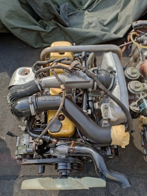 เครื่องยนต์ อิซูซุดราก้อนอาย 2800 เทอร์โบสวยๆ