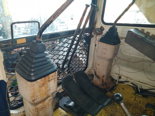 Komatsu Pc 60-6 ไฟฟ้าครบ เอกสารอินวอยซ์ เครื่องปั๊มดีไม่โหลด เอวแน่น ช่วงล่างดี พร้อมใช้งาน