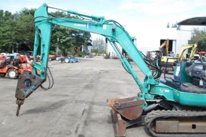 ขายรถแบคโฮ KOMATSU PC35R-8 (มีหัวแย็กปูน พร้อมบุ้งกี๋)