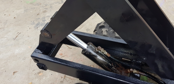 รถบรรทุกการเกษตร ยกดั้มด้วยไฮดรอลิค   แทรคใหม่