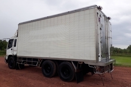 ISUZU10ล้อ DECA ตู้เปียกเลส เครื่อง 230 HP เพลาเดียว MAX  LOAD รถห้างปี48 .ยาว 6.50ม.เครื่องดี ยางดี ครัทชีสวย  สภาพดี สวยๆ หัวบางเดิม พร้อมใช้งาน ศุภากร 081-4252943 ,089-5367218