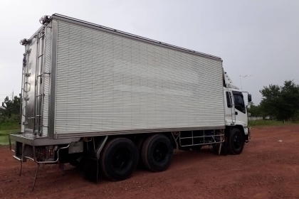 ISUZU10ล้อ DECA ตู้เปียกเลส เครื่อง 230 HP เพลาเดียว MAX  LOAD รถห้างปี48 .ยาว 6.50ม.เครื่องดี ยางดี ครัทชีสวย  สภาพดี สวยๆ หัวบางเดิม พร้อมใช้งาน ศุภากร 081-4252943 ,089-5367218