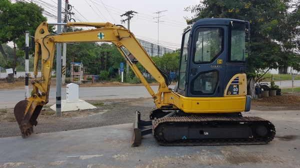 รถขุดโคมัตสุ コマツ Komatsu PC40MR-2 เก่าญี่ปุ่น รถขุดโคมัตสุ コマツ Komatsu PC40MR-2 เก่าญี่ปุ่น