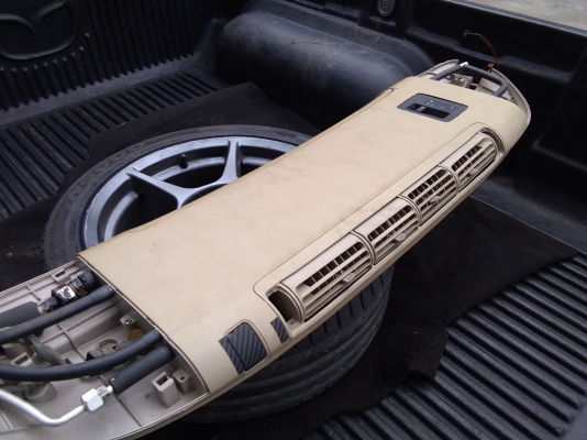 ขายตู้แอร์แขวนหน้าปรับได้ใส่รถแวนรถตู้