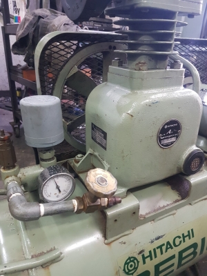 ขายถูกๆ ปั๊มลมมือสอง(เก่านอก-แห้งๆญี่ปุ่น) Hitachi-Bebicon (Oilfree) 1 แรง ถัง 55ลิตร ทุกระบบเดิมๆ ทดสอบเรียบร้อยแล้ว ทุกๆระบบใช้งานได้ดีครับ