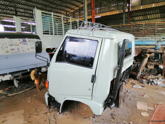 ขายหัว HINO ซุปเปอร์เสี่ย สีใหม่หัวบางๆสวยๆ อุปกรณ์ครบ ขาหน้า ขาหลัง กันชน กรอง ยกใส่รถได้เลย ราคาถูก ขายหัว HINO ซุปเปอร์เสี่ย สีใหม่หัวบางๆสวยๆ อุปกรณ์ครบ ขาหน้า ขาหลัง กันชน กรอง ยกใส่รถได้เลย ราคาถูก