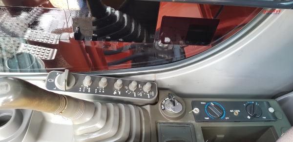 รถแบคโฮ HITACHI ZX200-1 บูมยาว 18 เมตร ใช้งานเพียง 8 พันชั่วโมง สภาพเทพบุตร