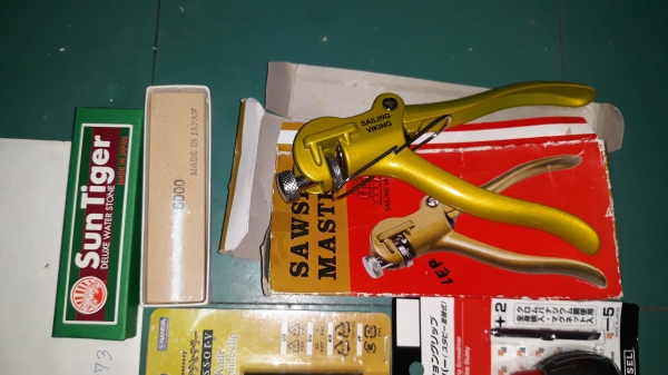 ขายกุญแจรหัสงานเก่าเก็บNO.1938B MADE IN HONGKONG. ขายกุญแจรหัสงานเก่าเก็บNO.1938B MADE IN HONGKONG.