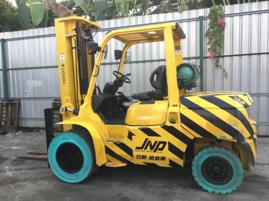 ขายรถญี่ปุ่น TOYOTA 7FG40 ยก 4 ตัน 5.5 เมตร เสา3ท่อน LPG ออโต้ ราคา 460,000 บาท 094-426-7888