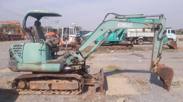 ขายแบคโฮkobelco sk025 ราคา170,000บาท สนใจโทร081-9817484(โก้)