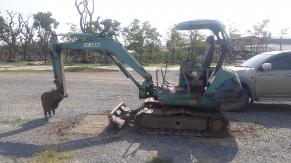 ขายแบคโฮkobelco sk025 ราคา170,000บาท สนใจโทร081-9817484(โก้) ขายแบคโฮkobelco sk025 ราคา170,000บาท สนใจโทร081-9817484(โก้)