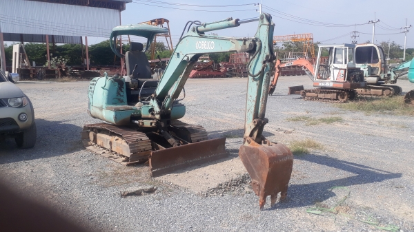 ขายแบคโฮkobelco sk025 ราคา170,000บาท สนใจโทร081-9817484(โก้) ขายแบคโฮkobelco sk025 ราคา170,000บาท สนใจโทร081-9817484(โก้)