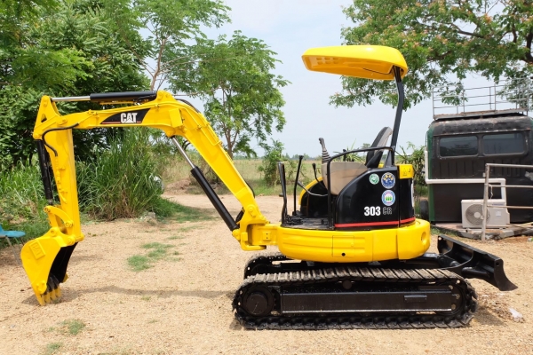 Cat 303cr เก่าญี่ปุ่นไม่เคยใช้ในไทย โทร 086-1602189