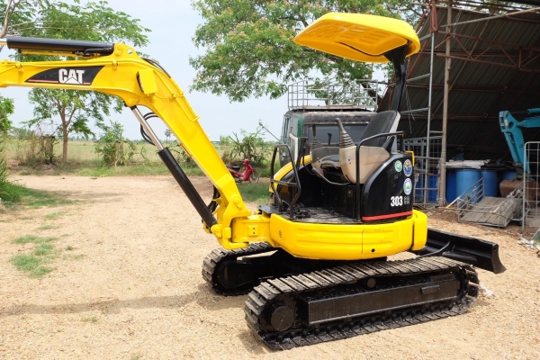 Cat 303cr เก่าญี่ปุ่นไม่เคยใช้ในไทย โทร 086-1602189