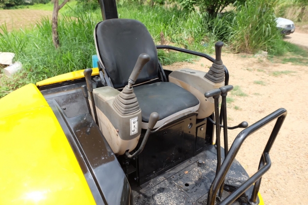 Cat 303cr เก่าญี่ปุ่นไม่เคยใช้ในไทย โทร 086-1602189