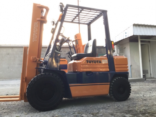 เอส อาร์ ขาย โตโยต้า รุ่น 5 ดีเซล 2.5 ตัน เสา 3 เมตร เอส อาร์ ขาย โตโยต้า รุ่น 5 ดีเซล 2.5 ตัน เสา 3 เมตร