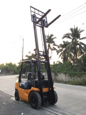 อาร์ ซี เอชโฟรคลิฟท์   ขาย โตโยต้า รุ่น 7 ดีเซล 2.5 ตัน