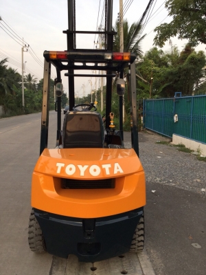อาร์ ซี เอชโฟรคลิฟท์   ขาย โตโยต้า รุ่น 7 ดีเซล 2.5 ตัน