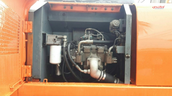 ขายรถแบคโฮ HITACHI ZX200-1 ใช้งานเพียง 10,xxx ชม. สภาพดีพร้อมใช้งาน เอกสารชุดแจ้งจำหน่ายจากฮิตาชิฯ