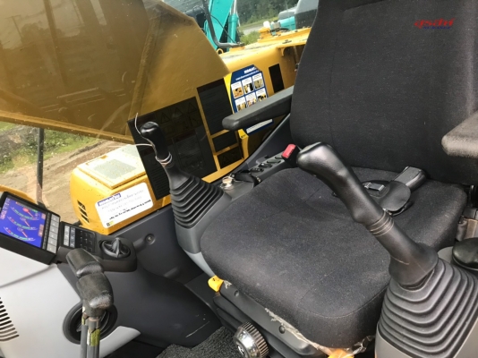 รถแบคโฮ KOMATSU PC200-8M0 ซีเรียลสูง กล้องหลัง ใช้งานเพียง 6 พันชั่วโมง (PM 7 พันชั่วโมง)