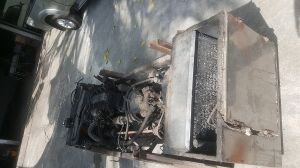 ขายเครื่องอีสุสุC240สตาร์ติดง่ายพร้อมใช้งานตัดลงจากรถบัสแอร์พร้อมแท่นครบชุด