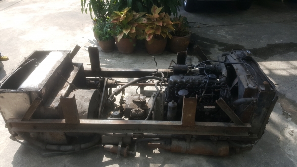 ขายเครื่องอีสุสุC240สตาร์ติดง่ายพร้อมใช้งานตัดลงจากรถบัสแอร์พร้อมแท่นครบชุด