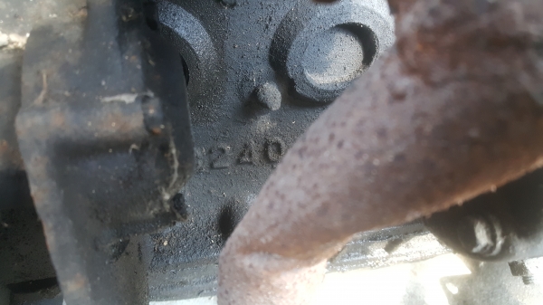 ขายเครื่องอีสุสุC240สตาร์ติดง่ายพร้อมใช้งานตัดลงจากรถบัสแอร์พร้อมแท่นครบชุด