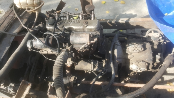 ขายเครื่องอีสุสุC240สตาร์ติดง่ายพร้อมใช้งานตัดลงจากรถบัสแอร์สภาพสวยเดิมๆพร้อมแท่น