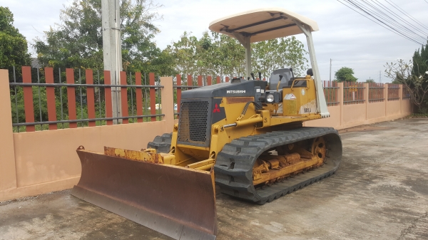 BD2Jรุ่นใหม่สุดๆสภาพสวยแทรคยางดันนิ่มๆเลยสนใจ0819863811นุ