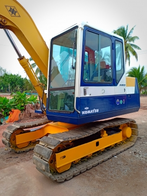 ขายจ้า..KOMATSU PC60-6 เก่านอกแท้  สภาพสวย 2,xxxชั่วโมง  พร้อมใช้  โทร 089-3818694 จ๊อย