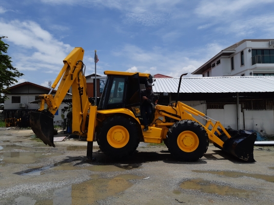 รถ JCB รุ่น 3CX