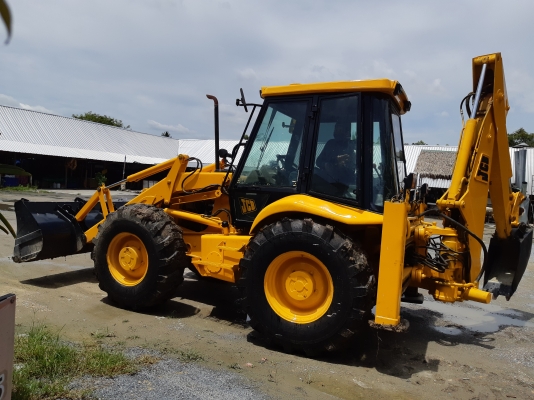 รถ JCB รุ่น 3CX