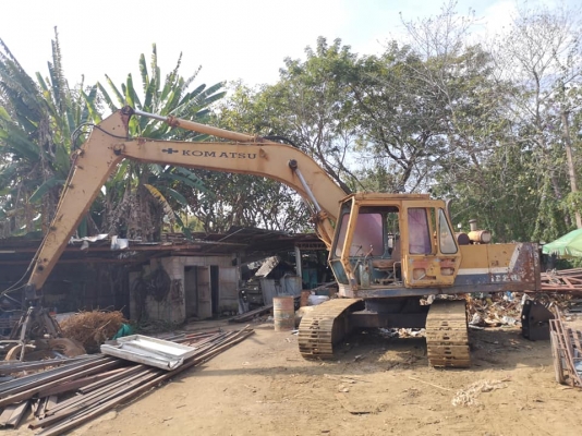 Komatsu pc200-2 ตัวคีบ+บุ้งกี๋ Komatsu pc200-2 ตัวคีบ+บุ้งกี๋