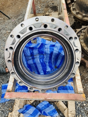 เสื้อยึด สป๊อกเก๊ต CAT320D ของใหม่ สนใจสอบถามได้ครับ โทร.083-6444598 นัท