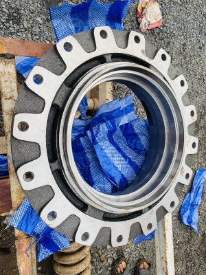 เสื้อยึด สป๊อกเก๊ต CAT320D ของใหม่ สนใจสอบถามได้ครับ โทร.083-6444598 นัท